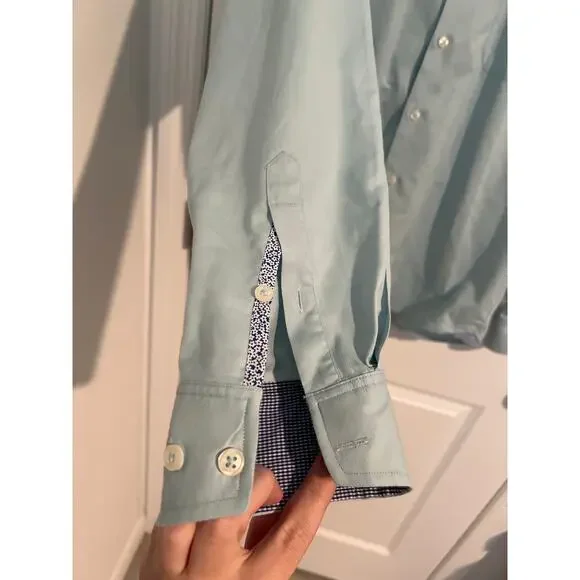 Tommy Bahama Blue Button-Down Shirt – Size Medium - Picture 2 of 6